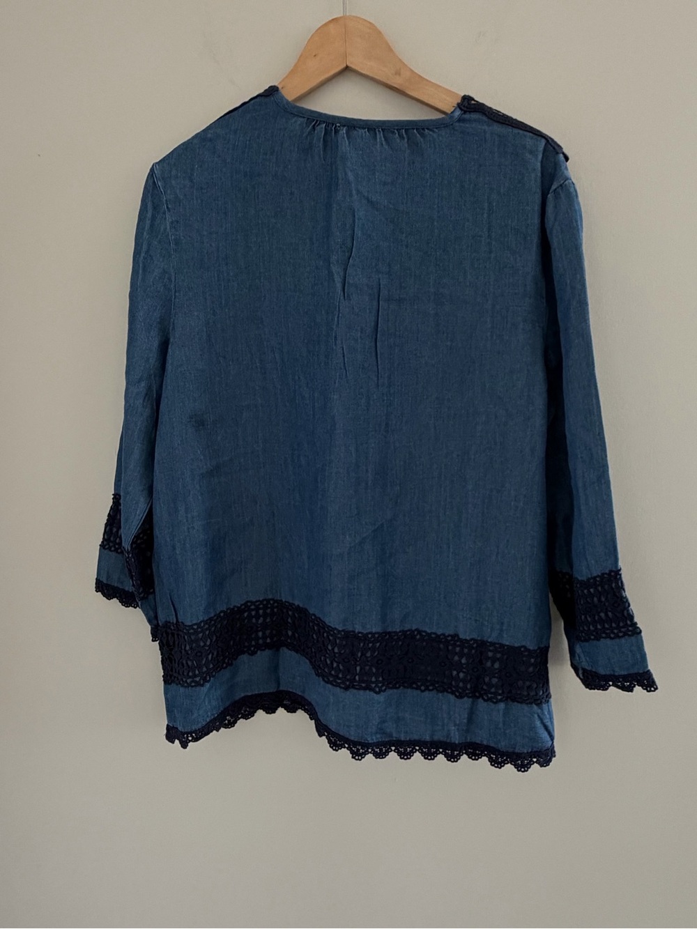 NWT Nanette Lepore Chambray Tencel Lace Trim Boho Tunic Blouse Womens L Blue - Picture 8 of 10